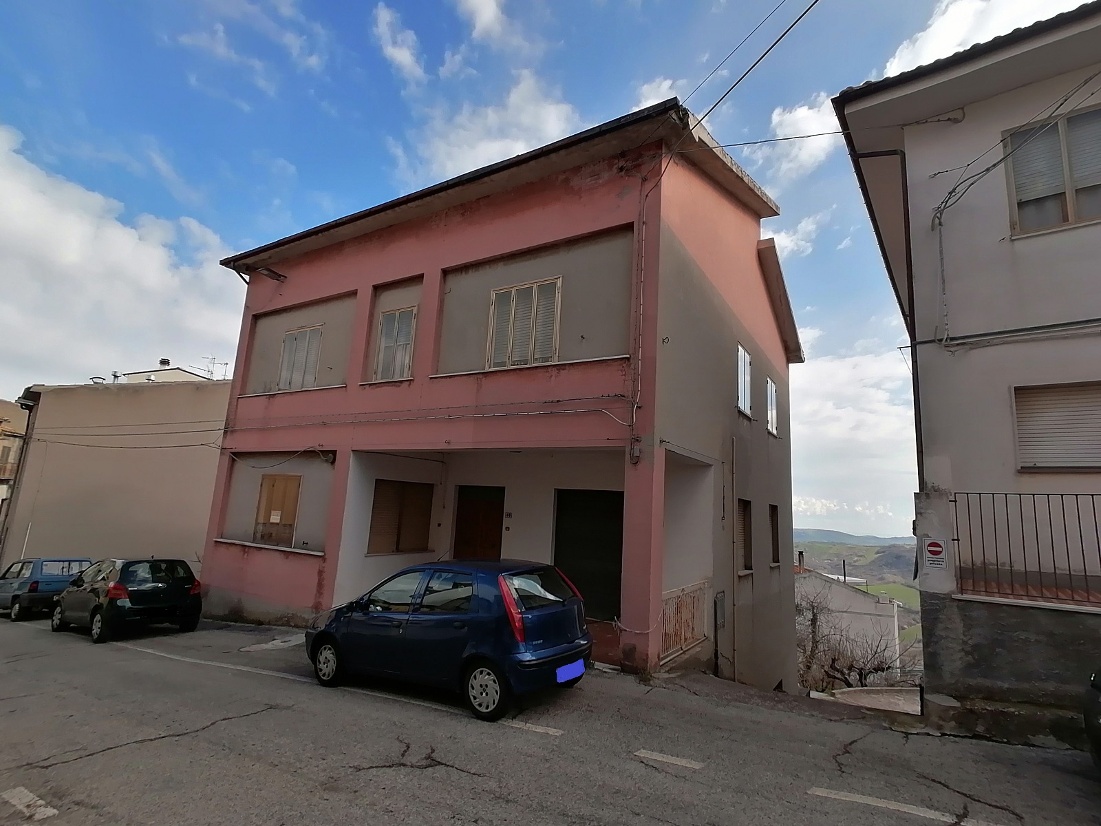 rif 1235 Gissi (CH) Abitazione con locale commerciale ed area esterna – € 110000